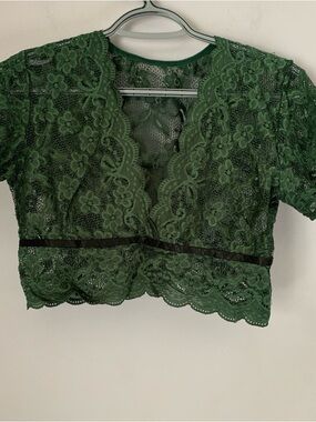 Green Lace Cropped V-Neck Top